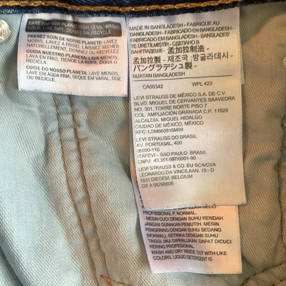 Men’s Levi’s red tab 550 blue jeans. Size 38x32. - Picture 5 of 7